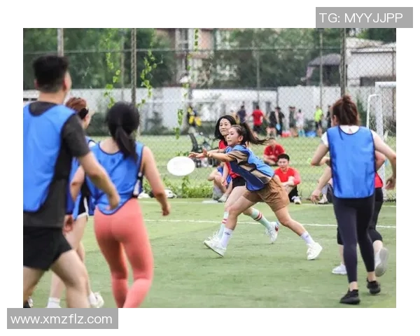 飞盘运动的魅力与挑战：深入成都飞盘队的灵活性与团队精神探讨